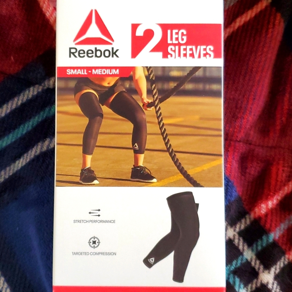 Reebok like new athletic compression leg sleeves, thigh to ankle